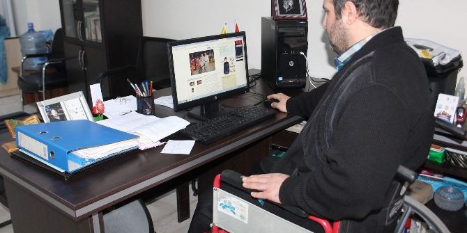 Sosyal Medya Uzmanı Engelli Genç, ’Dolarınızı Bozdurun’ Çağrısını Türkiye Gündemine Taşıdı