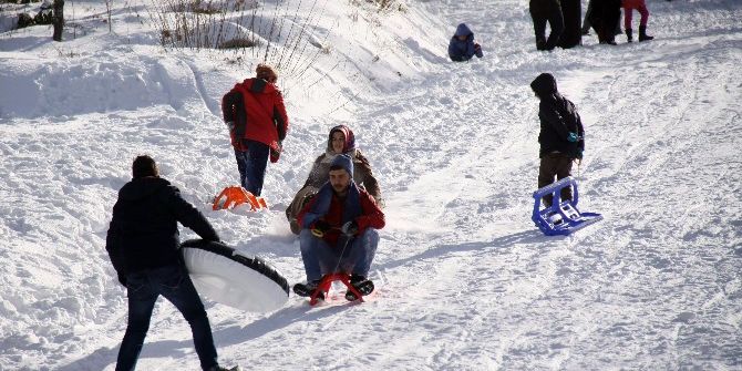 Kartepe’de Vatandaşlar Kızaklara Akın Etti
