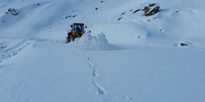 Hakkari’de 6 Köy Ve 17 Mezra Yolu Ulaşıma Kapandı