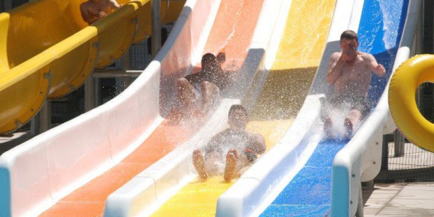 Tokat’ta Sıcaktan Bunalanlar Aquaparkta Serinledi