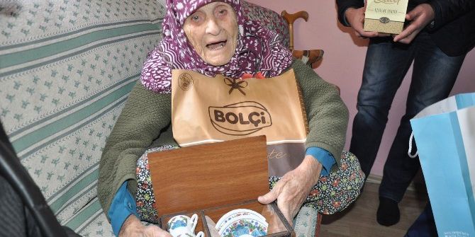 110 Yaşındaki Şükriye Nine Tarihe Meydan Okuyor