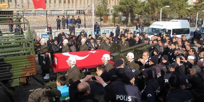 Çukurca Şehidine Babasından Gözü Yaşlı Veda