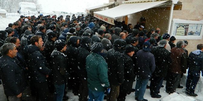 Trafik Kazasında Hayatını Kaybeden Genç Adam Toprağa Verildi