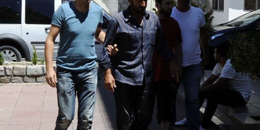 Daeş Zanlısı 4 Kişi Adliyeye Sevk Edildi