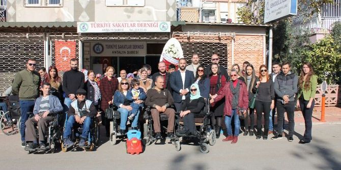 Ak Parti Muratpaşa Gençlikten ‘Özel’ Ziyaret