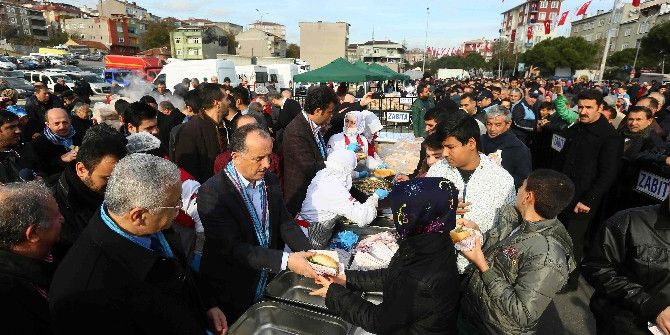 Bağcılar’da 3 Ton Hamsi Dağıtıldı