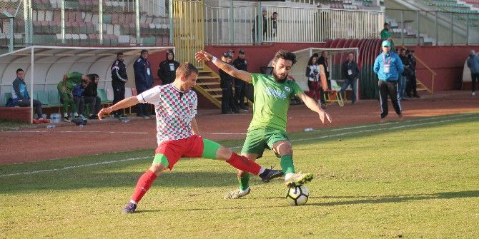 Yalovaspor Kan Kaybetmeye Devam Ediyor