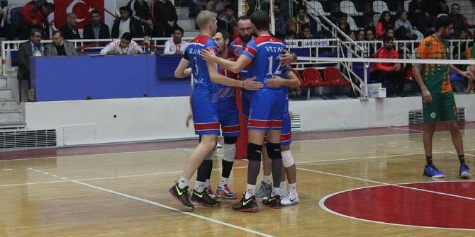 Malatya Büyükşehir Voleybol Takımı Sahasında 3-2 Mağlup Oldu