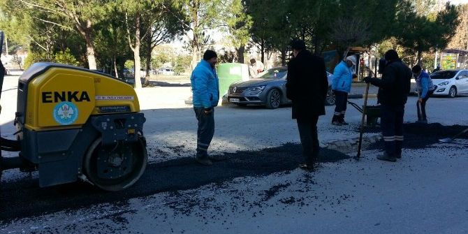 Atatürk Caddesi’nin Yollarına Bakım