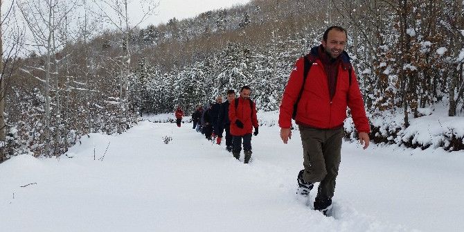 Gümüşhaneli Dağcılar Kar Altında Yürüdü
