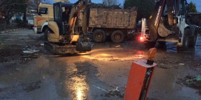 Ayvalık Belediyesi’nden Afetzedelere Tam Destek