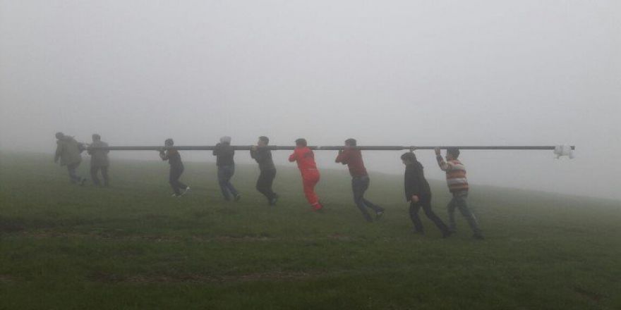 Şehit Olanların Anısına Akılbaba Dağı’na Bayrak Diktiler