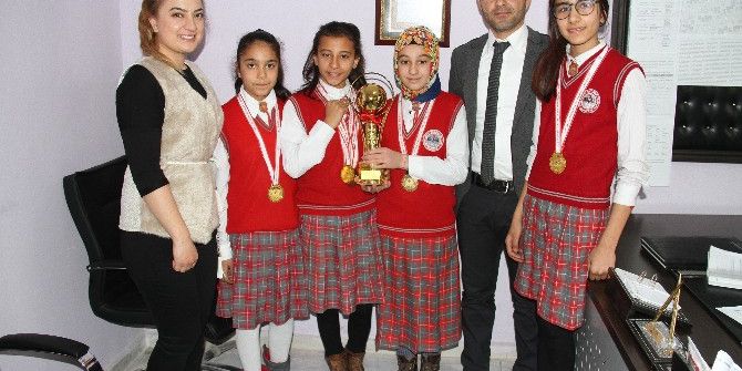 Cumhuriyet Ortaokulu Öğrencilerinden Büyük Başarı