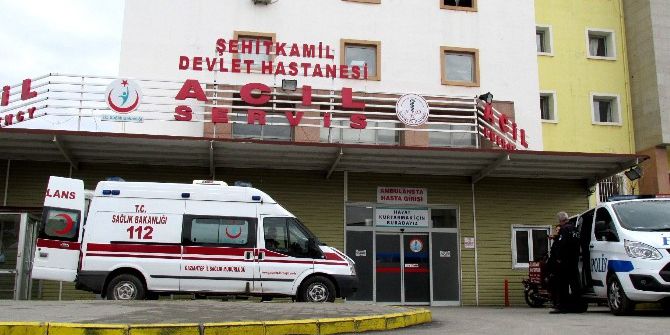 Bıçakladı Ama Başından Ayrılamadı