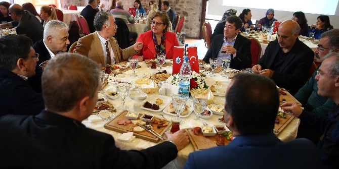 Konak’ta Eğitime Hizmet ’Teşekkür’ Getirdi