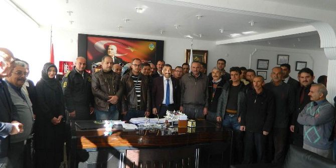 Çiçekdağı Belediyesi Personelinden Başkan Deniz’e Pastalı Doğum Günü Sürprizi