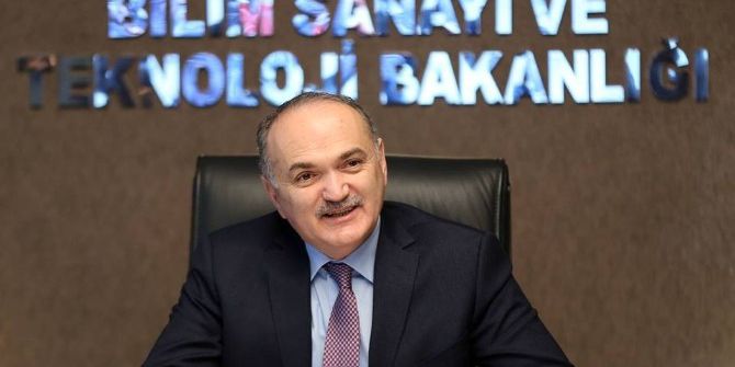 Bakan Özlü, Akçakocalı Öğretmeleri Telefonla Arayarak Tebrik Etti