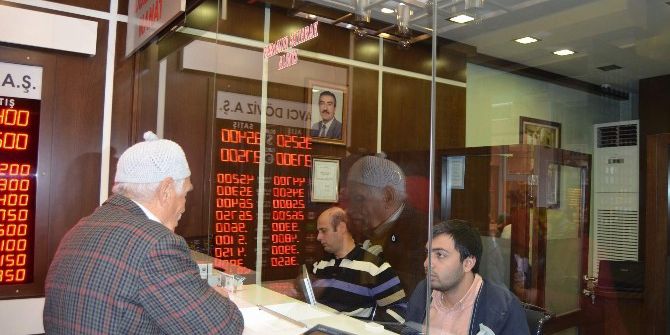 Trabzonlu Cumhurbaşkanı Recep Tayyip Erdoğan’ın “Dolarınızı Bozdurun, Altına, Türk Parasına Çevirin” Çağrısına Destek Veriyor