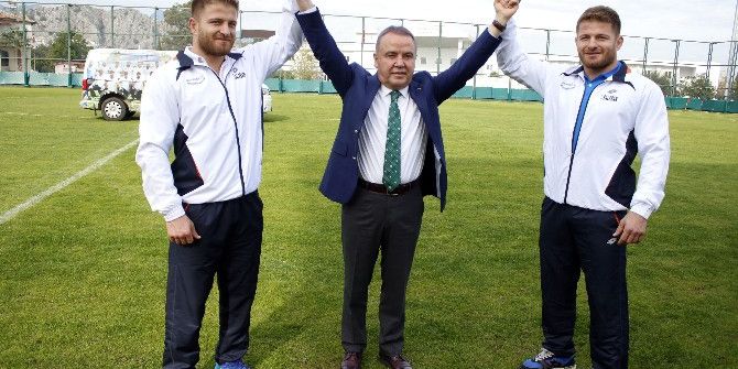 İkiz Başpehlivanlar Kırkpınar Tarihine Geçecek