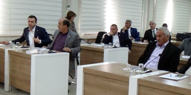 Meclis’te “Sizin Lideriniz Pkk’lı Değil Mi?” Gerginliği