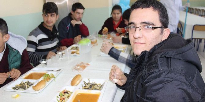 Engelli Çocuklar Hamsi Partisinde Buluştu