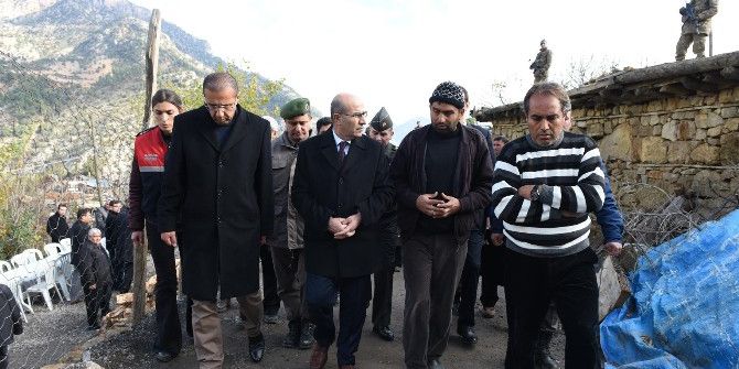 Vali Demirtaş’tan, Yangın Faciası Kurbanı Öğrencilerin Ailelerine Ziyaret