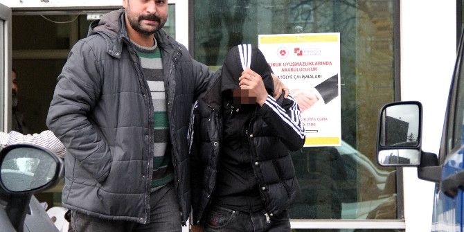 Düğün Salonunda 2 Kişiyi Bıçaklayan Genç Tutuklandı