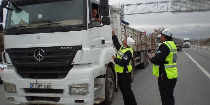 Eskişehir Bölge Trafik Şube Müdürlüğü Sürücülere 5 Bin 500 Broşür Dağıttı