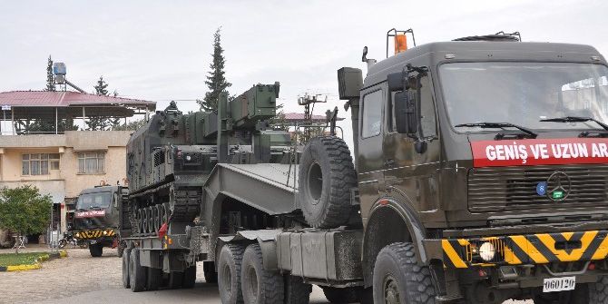 Sınıra Askeri Sevkıyat Sürüyor