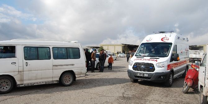 Otomobil Motosiklete Çarptı: 1 Yaralı