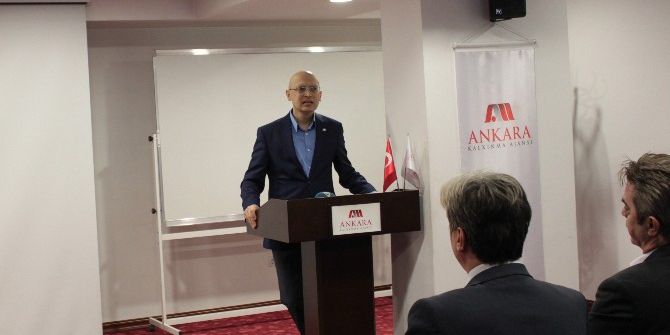 Dış Ticaret Eğitimleri’ni Tamamlayanlar Sertifikalarını Aldı