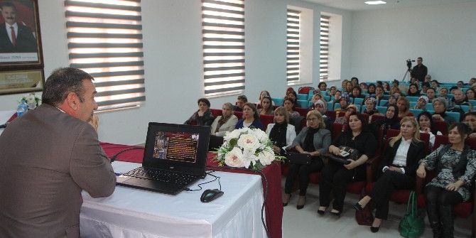 Toroslar Kent Konseyi Kadın Meclisi’nden “Geçmişten Günümüze Kadın Hakları” Konferansı