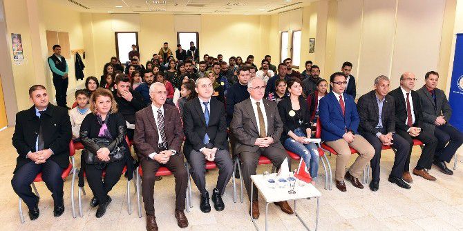 Vali Tuna: “Gönüllülük İnsana Kendini Adamaktır”