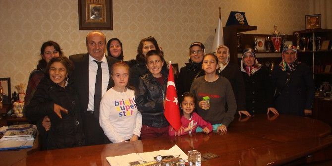 Engelli Aileleri Arslan’ı Ziyaret Etti