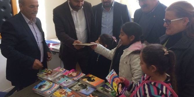 Söke Ak Parti’den Kemalpaşa İlköğretim Okulu’na Kitap Desteği