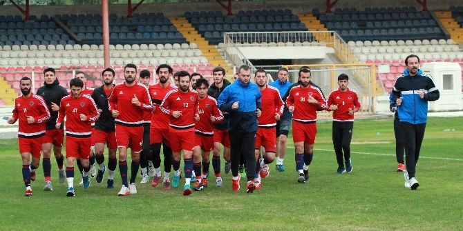 Yusuf Şimşek: "Bizimle Devam Etmek İsteyen, Bu Formanın Ağırlığını Taşımalı"