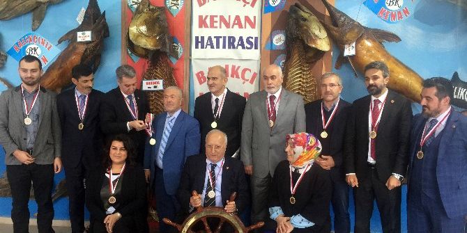 Ak Partili Meclis Üyeleri Balıkçı Kenan Deniz Canlıları Müzesi’ni Gezdi