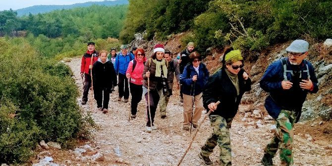 Sökeli Doğaseverler Bu Kez Akropolis’e Yürüdü