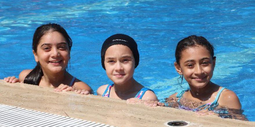 Minikler Yüzmeyi Elenerek Öğreniyor