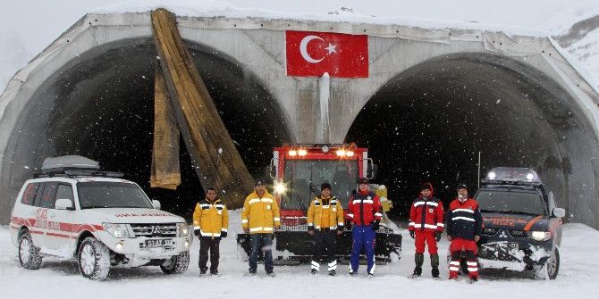 Rize Sağlık Müdürlüğü Ekipleri ’Kar’ Tatbikatı Yaptı
