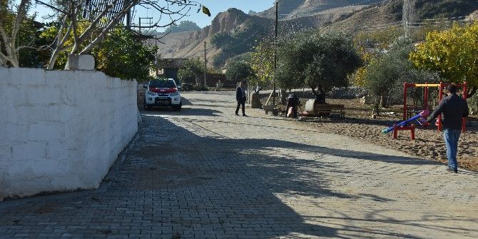 Salihli Mersindere’de 6 Bin Metrekare Taş Döşendi