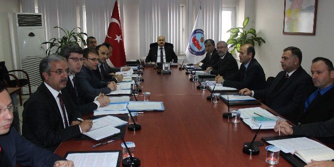 Madde Madde Tarıyorlar