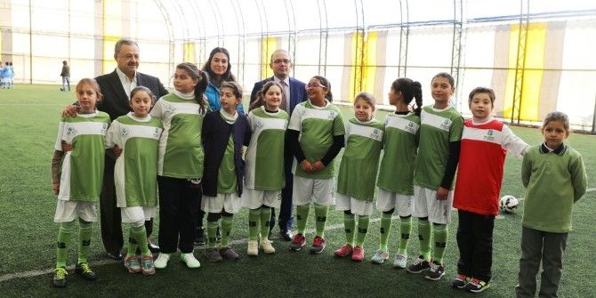 Burhaniye’ De, Mahalle Ligi Başladı