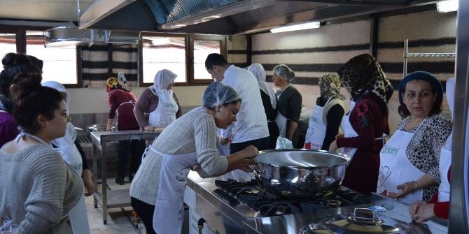 Konuralpli Aşçılar Osmanlı Mutfağı Açtı