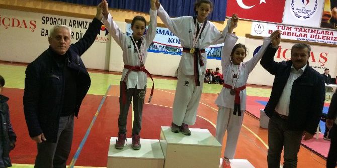 Çanakkaleli Taekwondocular Parmak Isırttı