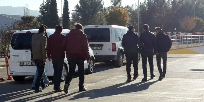 Üniversite Öğrencileri Arasında Kavga