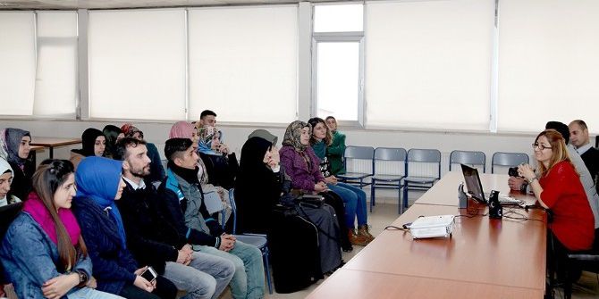 Hakkari’de ‘Görgü Ve Ahlak Kuralları’ Konulu Seminer