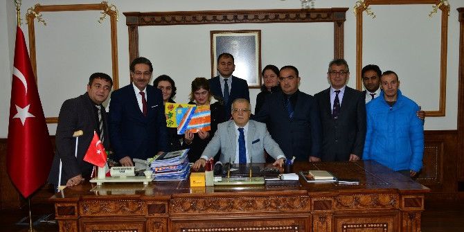 Aile Ve Sosyal Politikalardan Vali Necati Şentürk’e Ziyaret