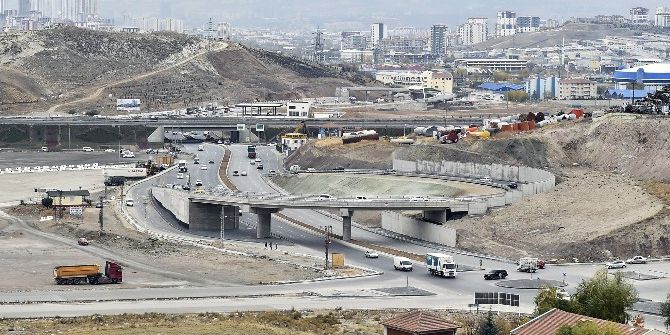 Anadolu Bulvarı’nda Trafiği Rahatlatan “U”lar