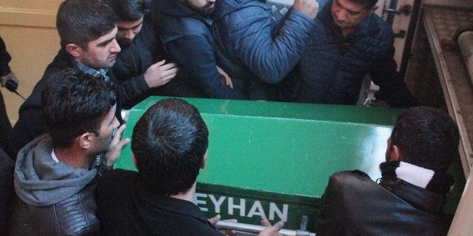 Evden Uzaklaştırılan Koca Ve Ailesi, Genç Kadını Döverek Öldürdü